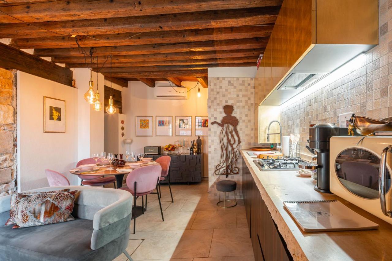 Casa Manina Sul Ponte - Your Private Canal View 베니스 외부 사진