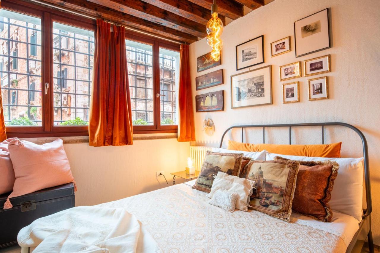 Casa Manina Sul Ponte - Your Private Canal View 베니스 외부 사진