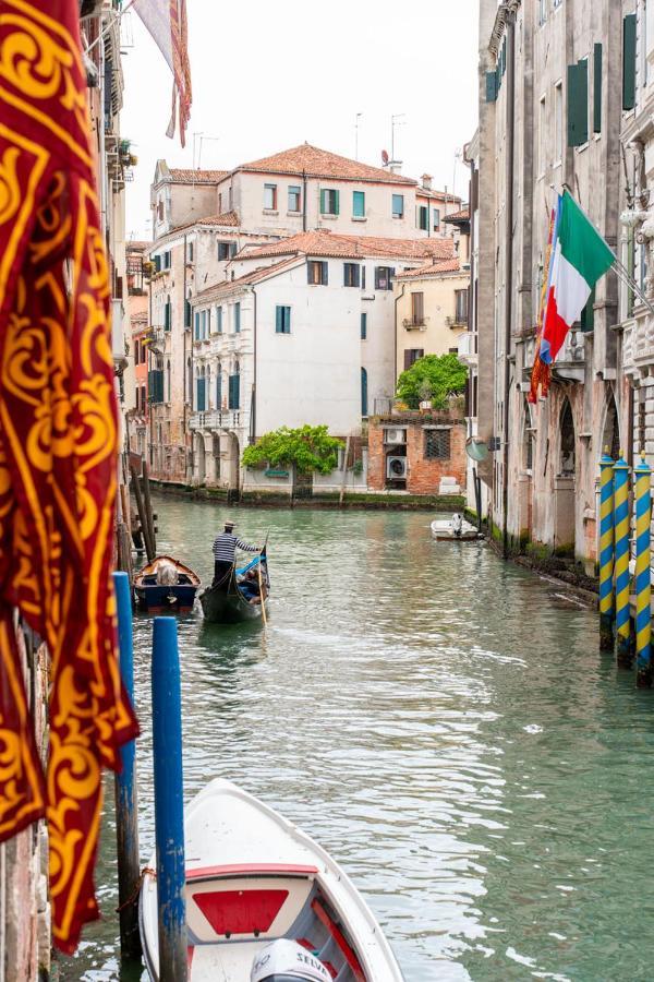 Casa Manina Sul Ponte - Your Private Canal View 베니스 외부 사진