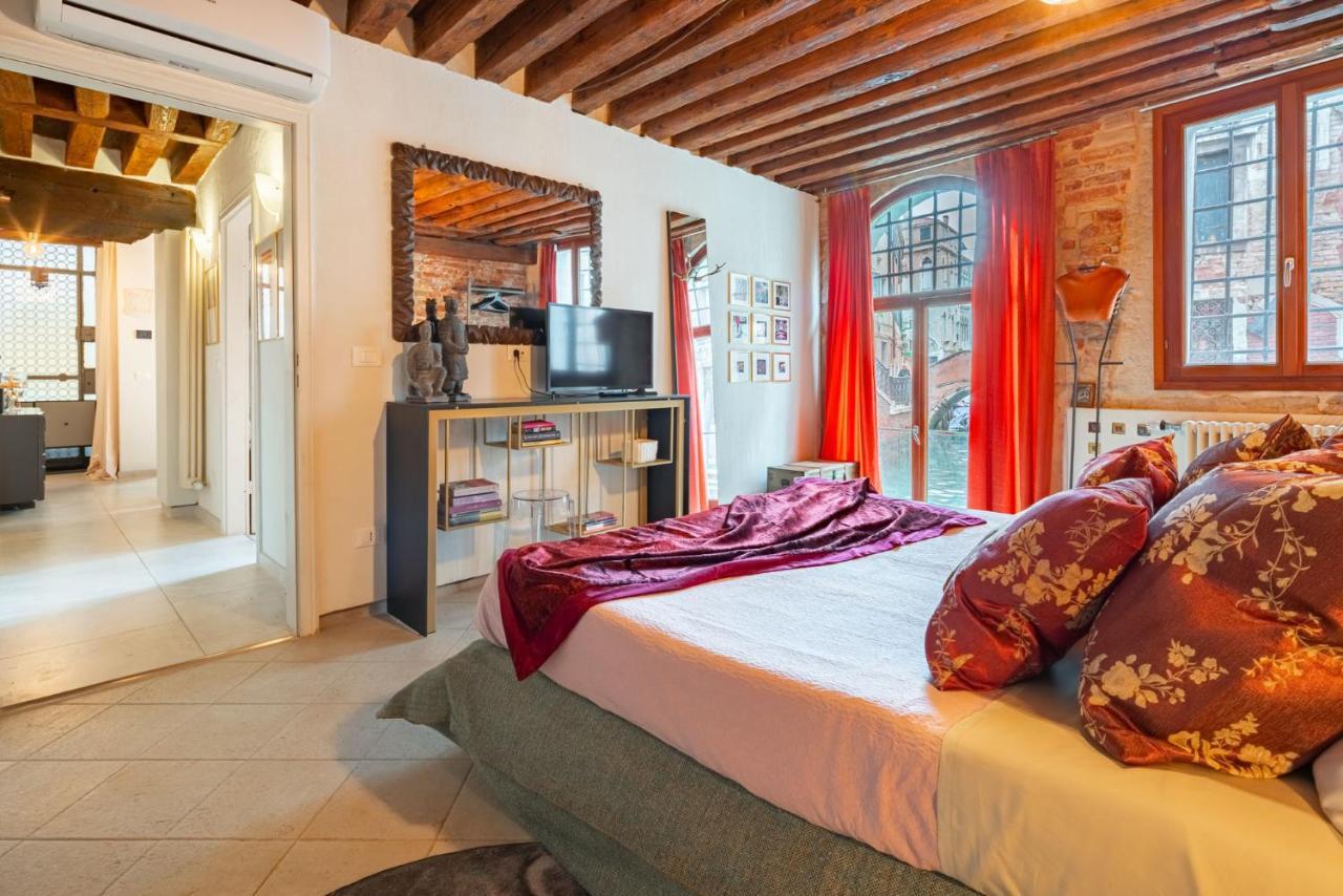 Casa Manina Sul Ponte - Your Private Canal View 베니스 외부 사진