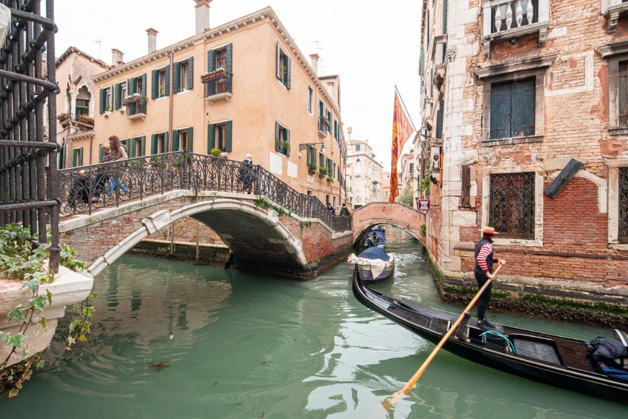 Casa Manina Sul Ponte - Your Private Canal View 베니스 외부 사진