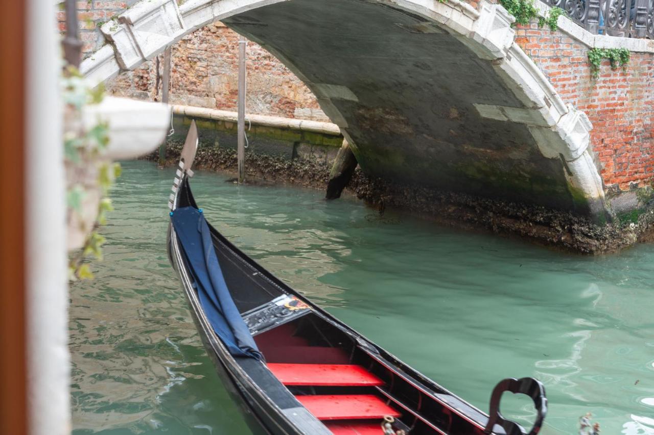 Casa Manina Sul Ponte - Your Private Canal View 베니스 외부 사진