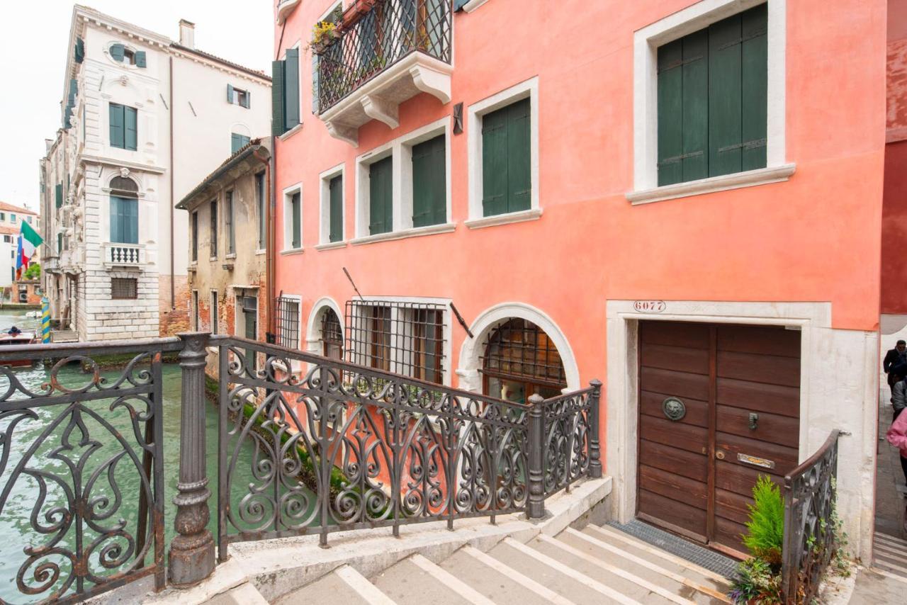 Casa Manina Sul Ponte - Your Private Canal View 베니스 외부 사진